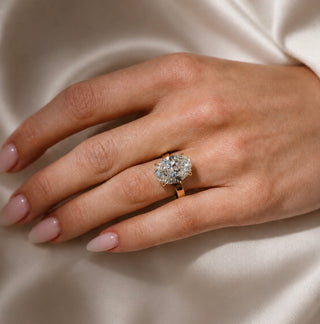 Anillo con diamante de laboratorio oval 6 ct