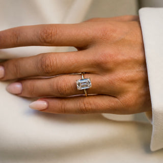 Ring with 4 ct moissanite