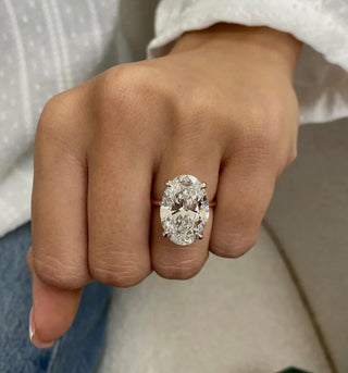Oval solitario · 8 ct
